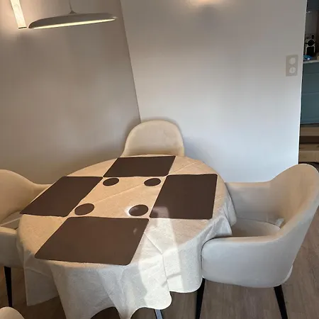 70 M2, Renovated, Perfect Location In Apartment