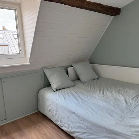 70 M2, Renovated, Perfect Location In