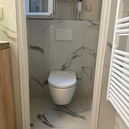 70 M2, Renovated, Perfect Location In Apartman *