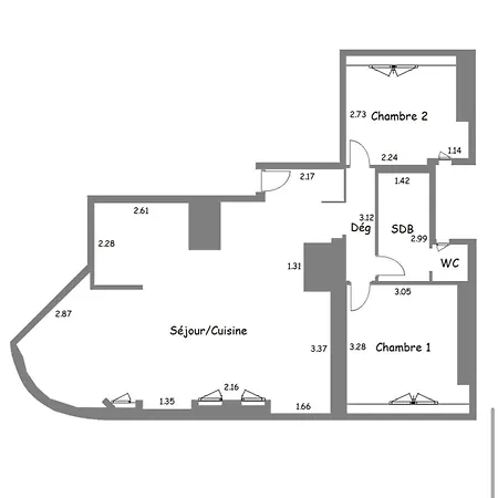 70 M2, Renovated, Perfect Location In *
